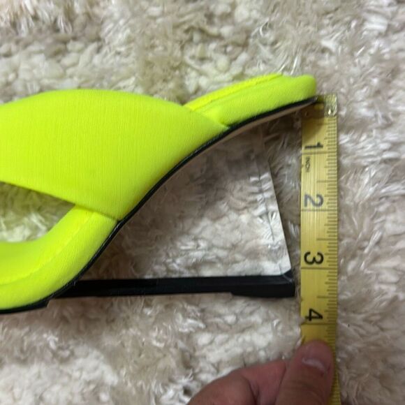Good American Wedge Sandal In Chartreuse Yellow Women’s 7 - Picture 9 of 9